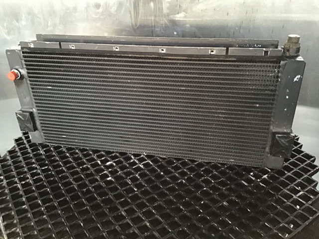 Liebherr Oilcooler - Răcitor ulei: Foto 3 Liebherr Oilcooler - Răcitor ulei: Foto 3