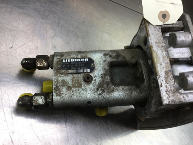 Liebherr Pedal - Pedala: Foto 2 Liebherr Pedal - Pedala: Foto 2