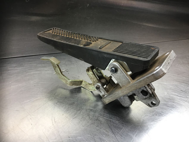 Liebherr Pedal - Pedala: Foto 1 Liebherr Pedal - Pedala: Foto 1