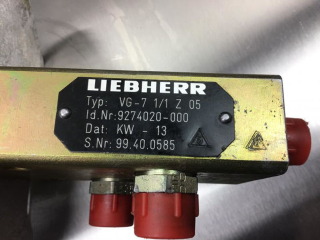 Liebherr Pilot Control Unit - Pedala: Foto 5 Liebherr Pilot Control Unit - Pedala: Foto 5