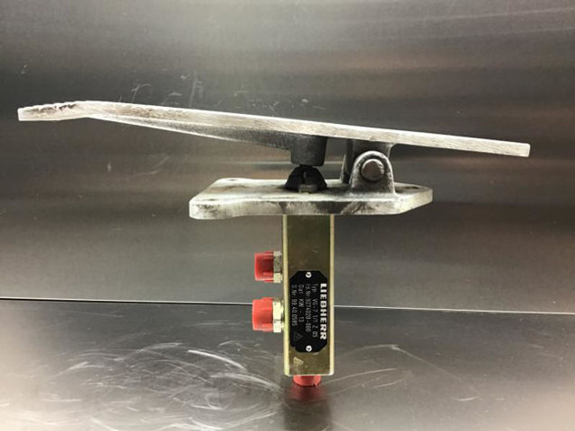 Liebherr Pilot Control Unit - Pedala: Foto 3 Liebherr Pilot Control Unit - Pedala: Foto 3