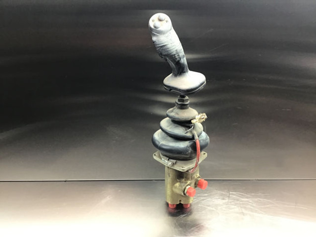 Liebherr Pilot control Unit - Schimbător de viteze: Foto 2 Liebherr Pilot control Unit - Schimbător de viteze: Foto 2