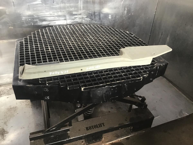 Liebherr R914STD / R914HDSL / R914B / R914 EW / R904 / R924 B / R934 / R934B / R954B / R964B / R974B / R974 - Conductă admisie: Foto 1 Liebherr R914STD / R914HDSL / R914B / R914 EW / R904 / R924 B / R934 / R934B / R954B / R964B / R974B / R974 - Conductă admisie: Foto 1