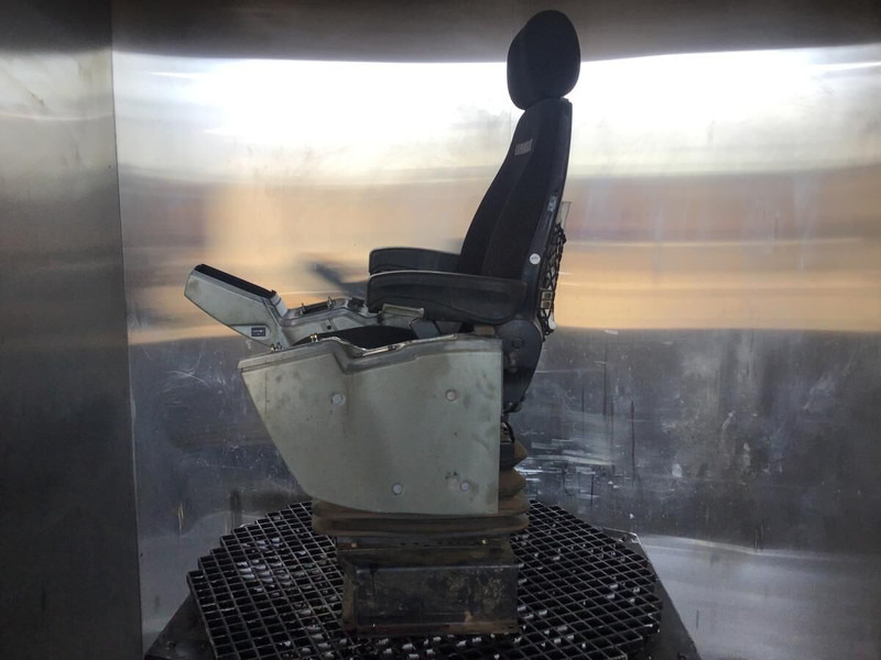 Liebherr R926 COMP / R946 LC / R946 LC-V - Scaun: Foto 3 Liebherr R926 COMP / R946 LC / R946 LC-V - Scaun: Foto 3