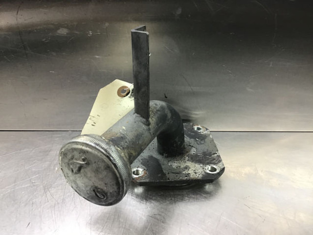 Liebherr oil filler neck - Motor şi piese: Foto 4 Liebherr oil filler neck - Motor şi piese: Foto 4