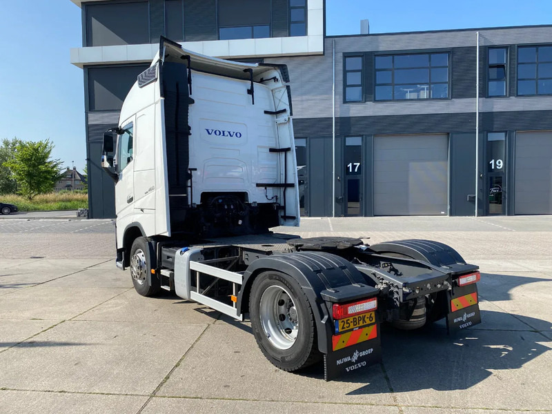 Volvo FH 13.460 Globetrotter / I-Save - Cap tractor: Foto 4 Volvo FH 13.460 Globetrotter / I-Save - Cap tractor: Foto 4