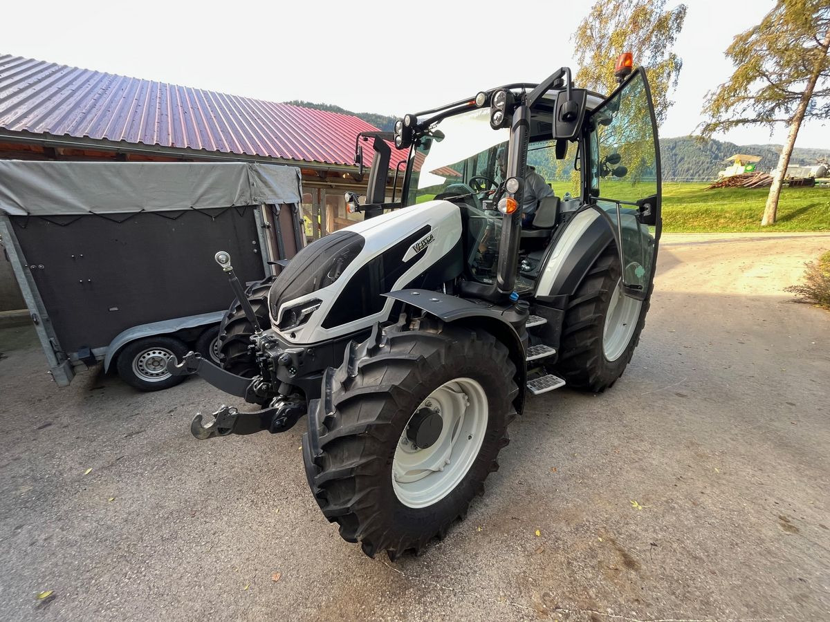 Valtra G135 VERSU - Tractor agricol: Foto 2 Valtra G135 VERSU - Tractor agricol: Foto 2
