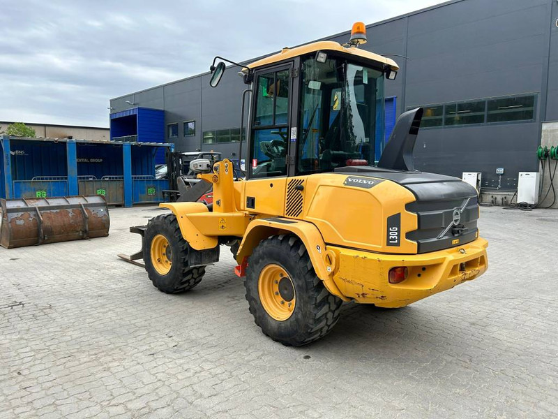 Volvo L 30 G - Încărcător frontal pe pneuri: Foto 3 Volvo L 30 G - Încărcător frontal pe pneuri: Foto 3