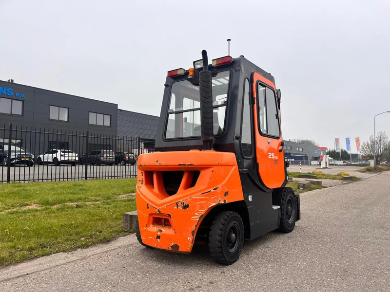 Doosan D25G PLUS - Motostivuitor: Foto 5 Doosan D25G PLUS - Motostivuitor: Foto 5