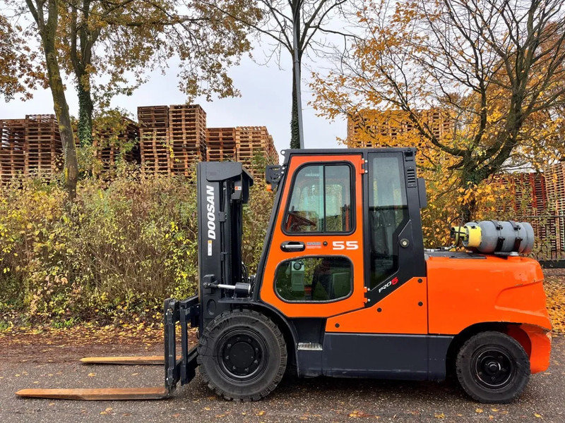 Doosan G55C-5 1593 HOURS - Stivuitor GPL: Foto 2 Doosan G55C-5 1593 HOURS - Stivuitor GPL: Foto 2