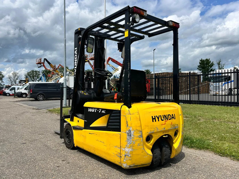 Hyundai 18BT-7 - Electrostivuitor: Foto 5 Hyundai 18BT-7 - Electrostivuitor: Foto 5