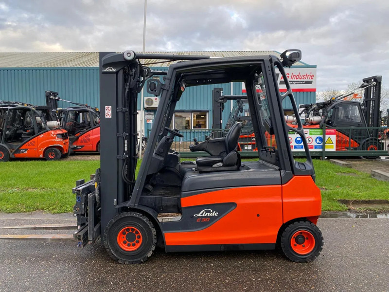 Linde E30L-01 - Electrostivuitor: Foto 2 Linde E30L-01 - Electrostivuitor: Foto 2