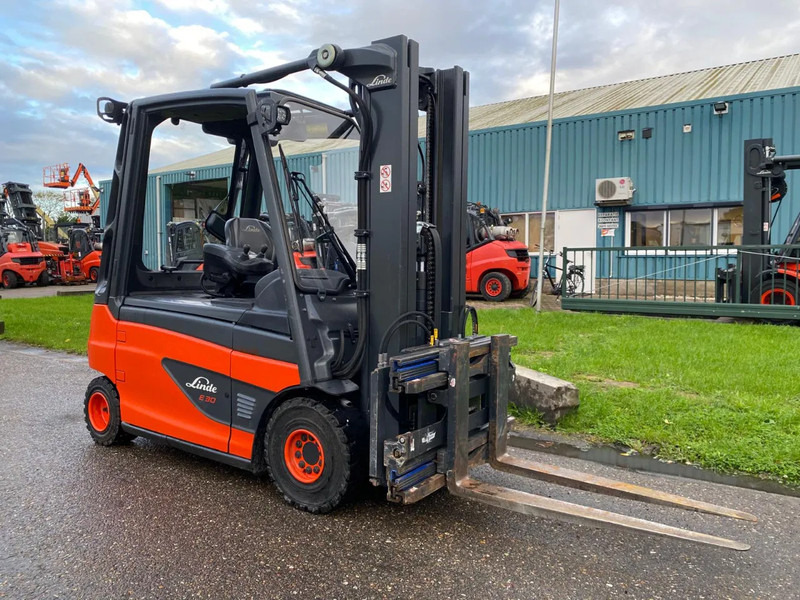 Linde E30L-01 - Electrostivuitor: Foto 3 Linde E30L-01 - Electrostivuitor: Foto 3