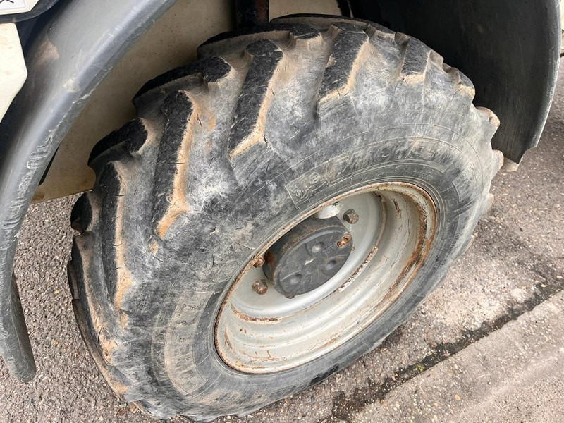 Încărcător frontal pe pneuri Schaeff Terex SKS 634: Foto 11