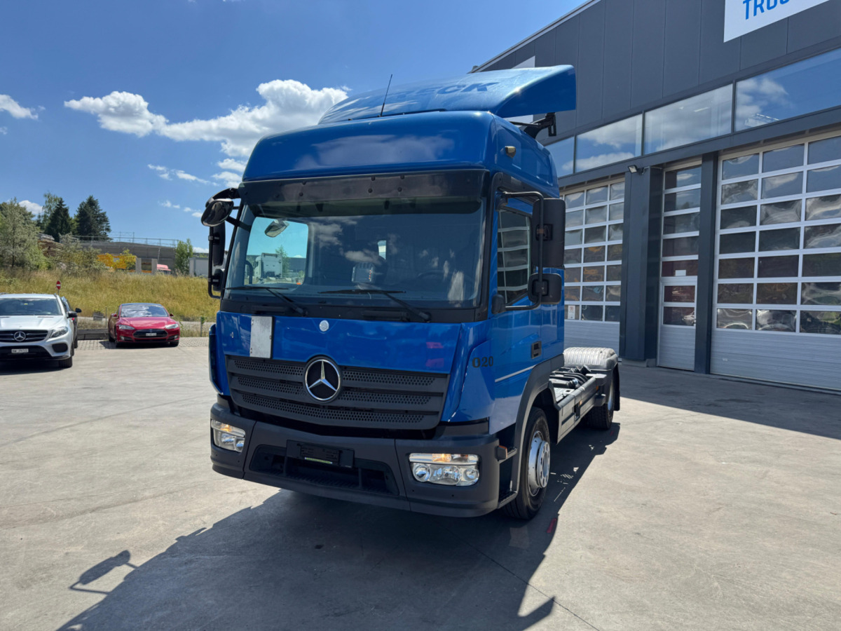 MERCEDES Atego 1330 4x2 - Cap tractor: Foto 1 MERCEDES Atego 1330 4x2 - Cap tractor: Foto 1