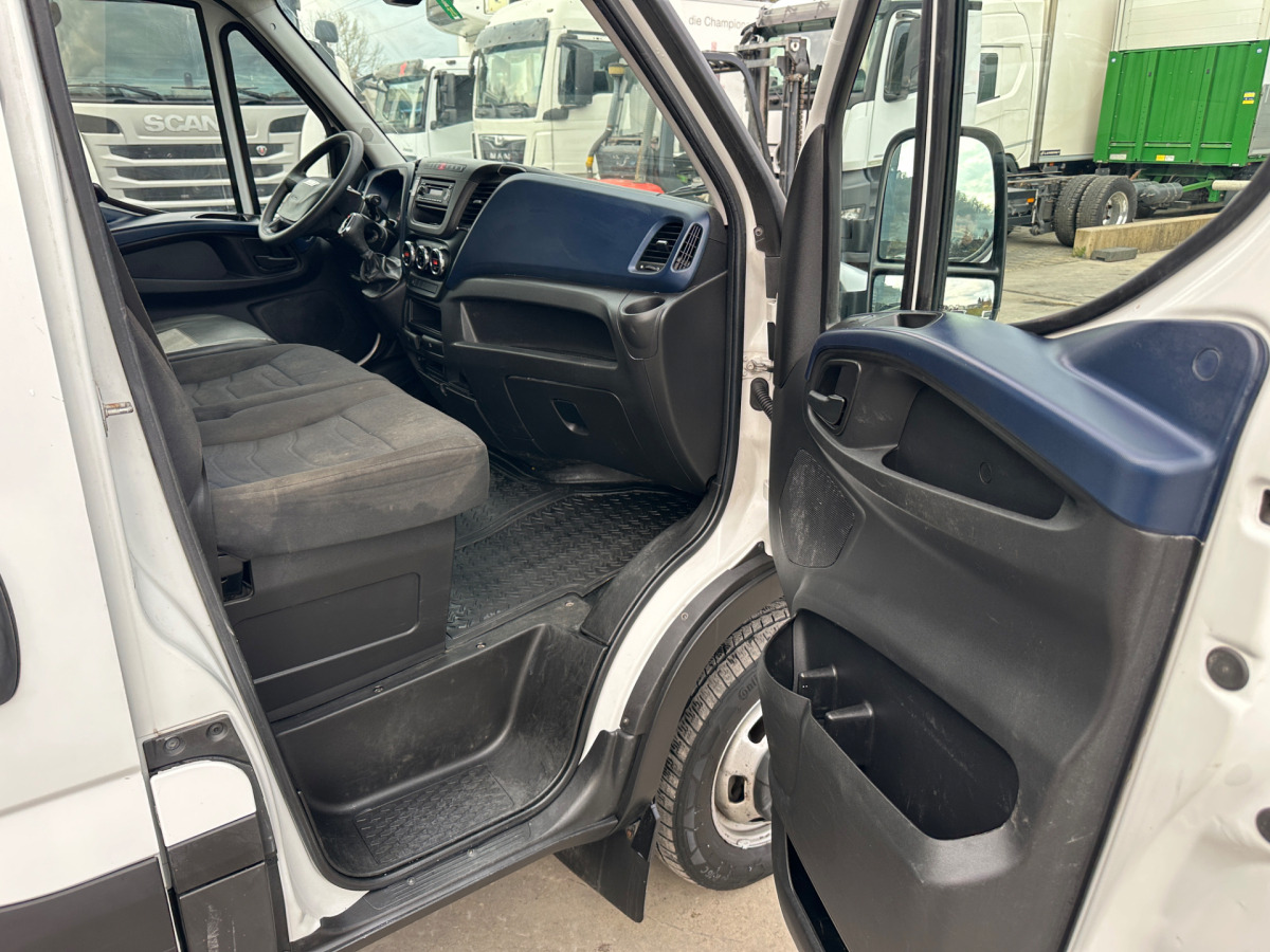 IVECO 35C18V Daily Servicewagen Sortimo - Dubă: Foto 5 IVECO 35C18V Daily Servicewagen Sortimo - Dubă: Foto 5