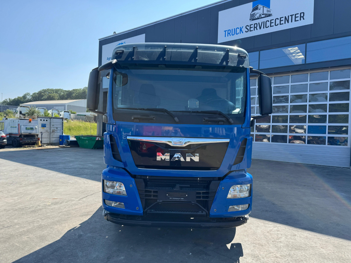 MAN TGS 26.440 6x2/4 Fahrgestell - Camion şasiu: Foto 2 MAN TGS 26.440 6x2/4 Fahrgestell - Camion şasiu: Foto 2