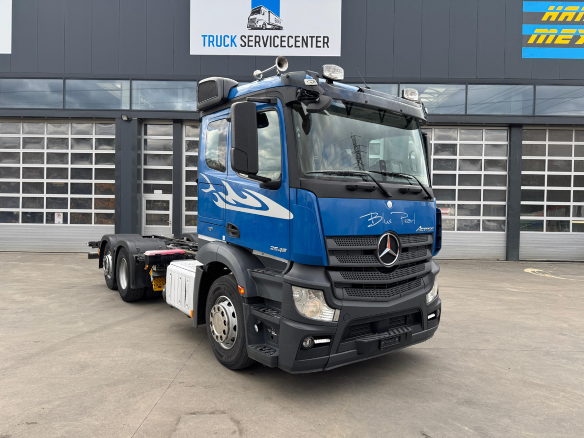 MERCEDES Actros 2545 6x2 - Camion şasiu: Foto 3 MERCEDES Actros 2545 6x2 - Camion şasiu: Foto 3