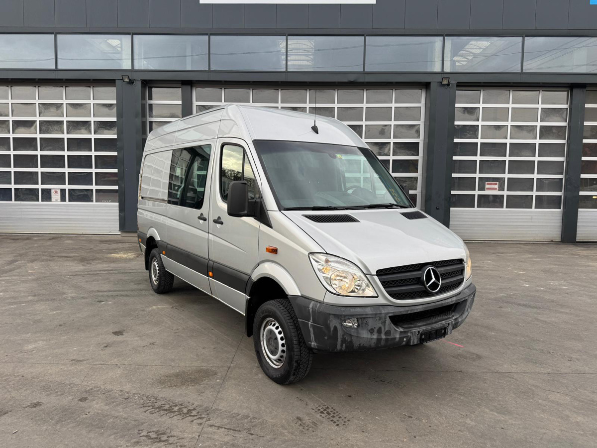 MERCEDES Sprinter 316CDI 4x4 - Dubă: Foto 2 MERCEDES Sprinter 316CDI 4x4 - Dubă: Foto 2