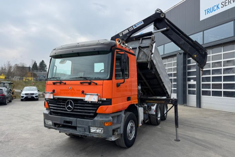 Mercedes-Benz Actros 2653 V8 Hiab 135-4 - Camion cu macara: Foto 2 Mercedes-Benz Actros 2653 V8 Hiab 135-4 - Camion cu macara: Foto 2