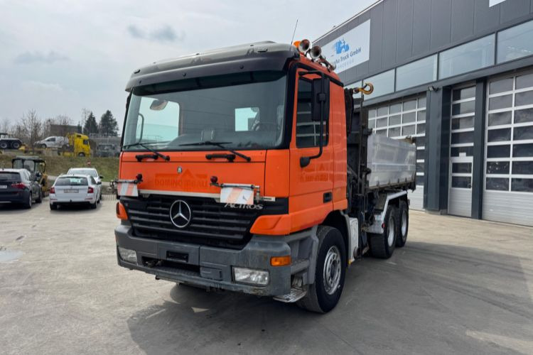 Mercedes-Benz Actros 2653 V8 Hiab 135-4 - Camion cu macara: Foto 3 Mercedes-Benz Actros 2653 V8 Hiab 135-4 - Camion cu macara: Foto 3