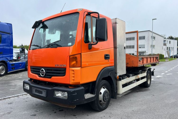 Nissan Atleon 80.19 4x2 Hooklift - Camion cu cârlig: Foto 2 Nissan Atleon 80.19 4x2 Hooklift - Camion cu cârlig: Foto 2