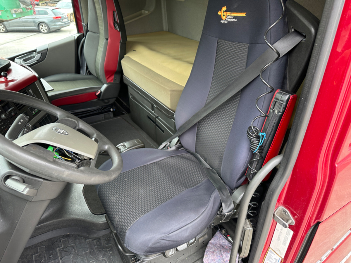 Camion cu prelată VOLVO FH-420 4x2 LBW: Foto 14 Camion cu prelată VOLVO FH-420 4x2 LBW: Foto 14