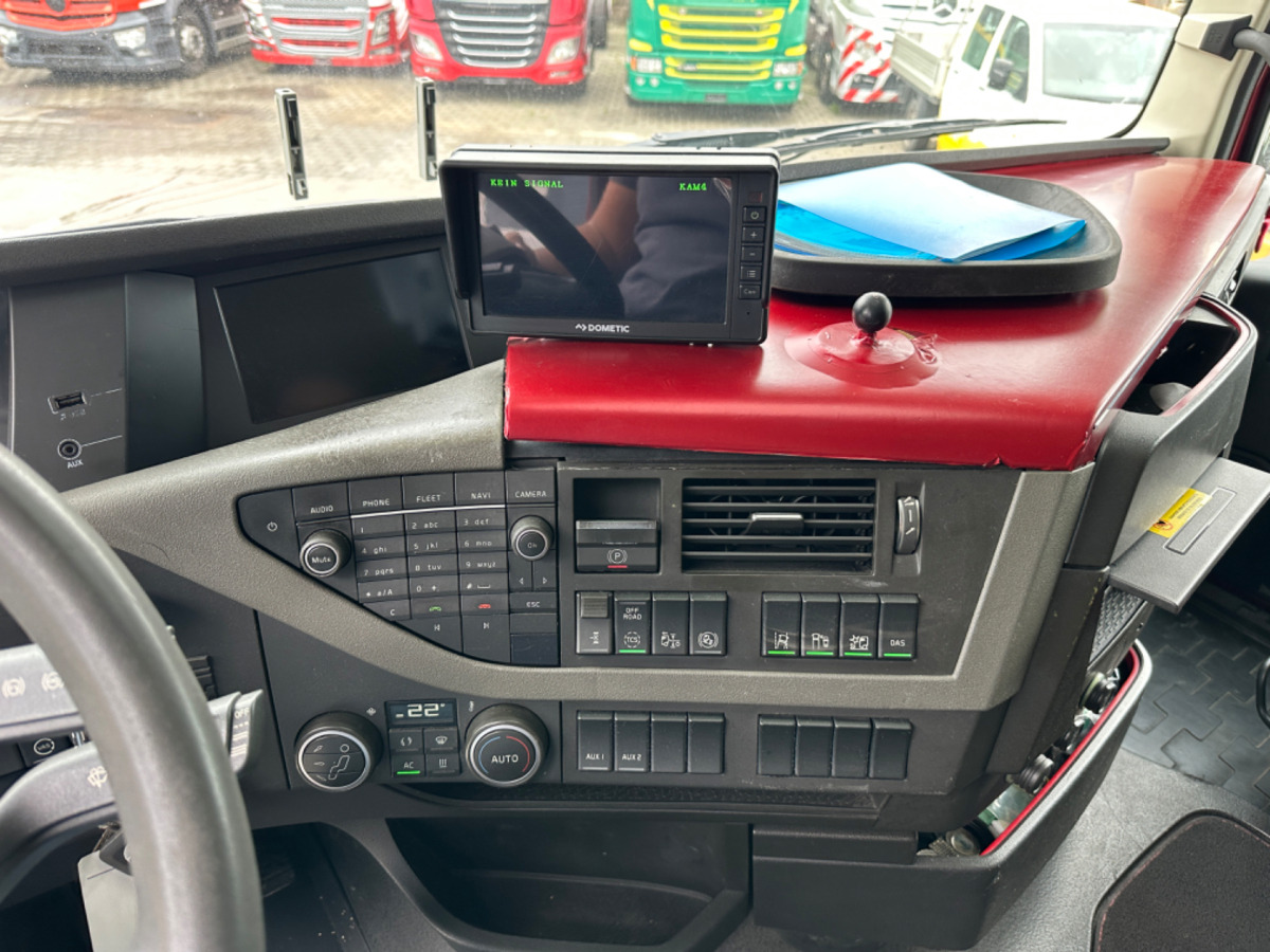 Camion cu prelată VOLVO FH-420 4x2 LBW: Foto 18 Camion cu prelată VOLVO FH-420 4x2 LBW: Foto 18