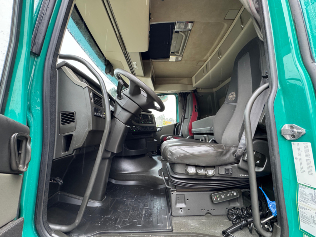 Camion forestier, Camion cu macara VOLVO FH-540 6x2 Tajfun L300Z: Foto 18
