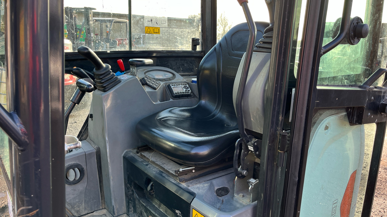 BOBCAT E17 - Mini excavator: Foto 5 BOBCAT E17 - Mini excavator: Foto 5