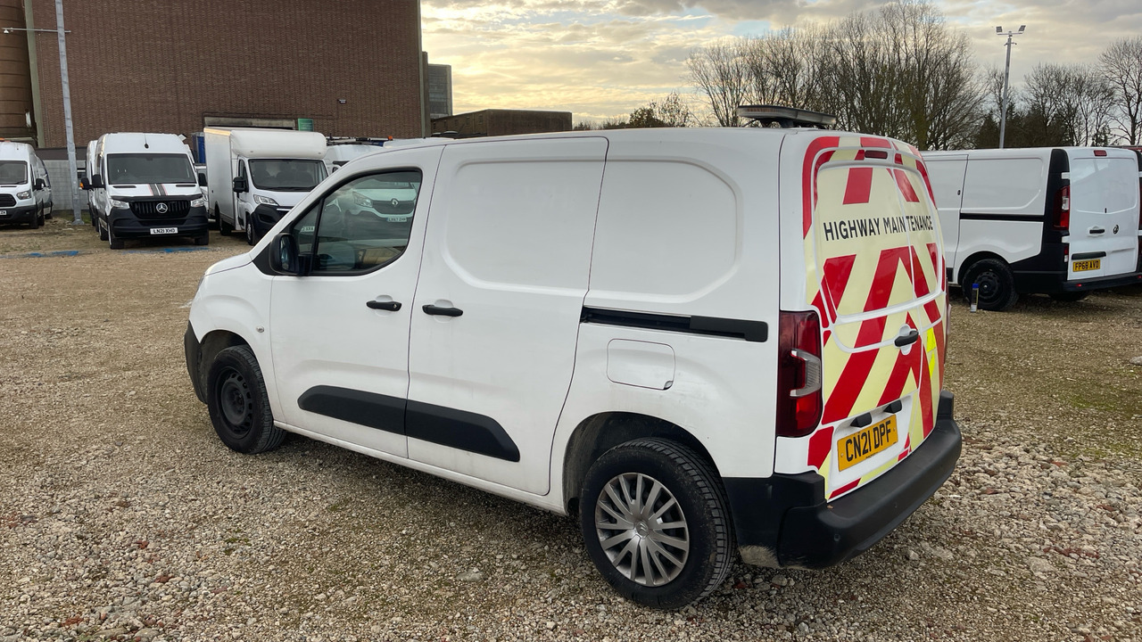 CITROEN BERLINGO ENTERPRISE 650 1.5 BLUEHDI 75PS - Autoutilitară compactă: Foto 3 CITROEN BERLINGO ENTERPRISE 650 1.5 BLUEHDI 75PS - Autoutilitară compactă: Foto 3