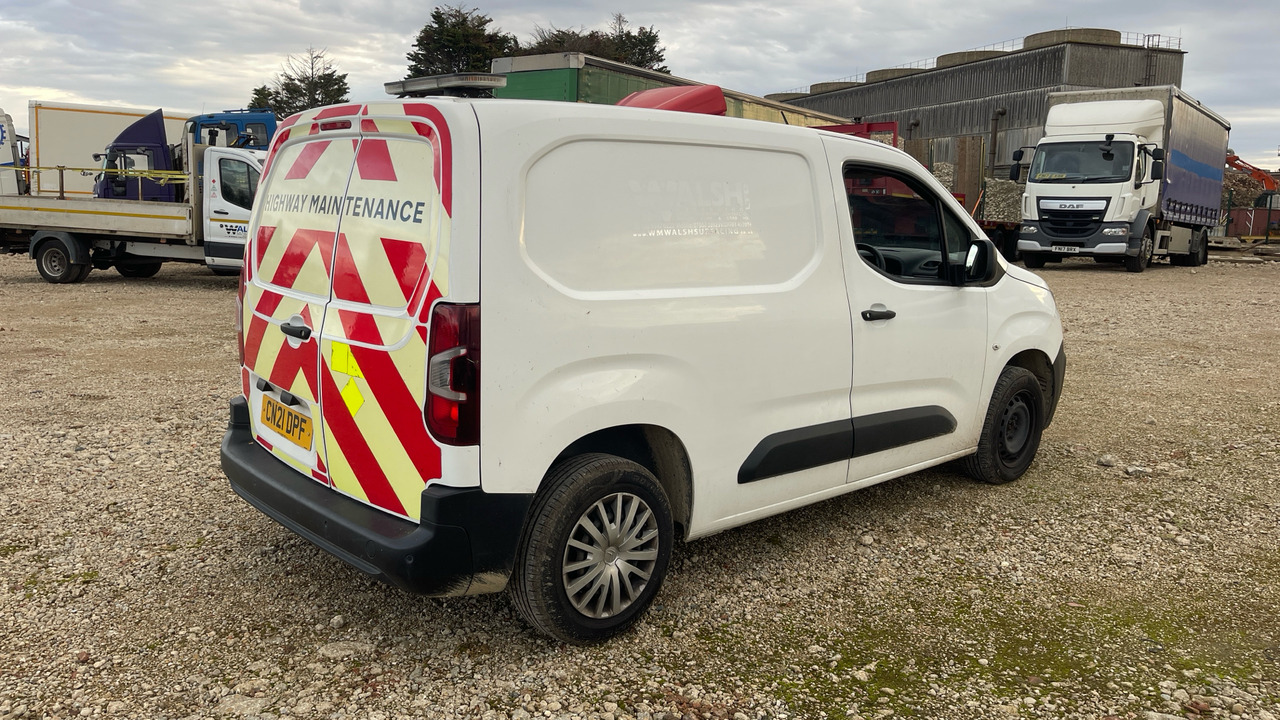 CITROEN BERLINGO ENTERPRISE 650 1.5 BLUEHDI 75PS - Autoutilitară compactă: Foto 4 CITROEN BERLINGO ENTERPRISE 650 1.5 BLUEHDI 75PS - Autoutilitară compactă: Foto 4