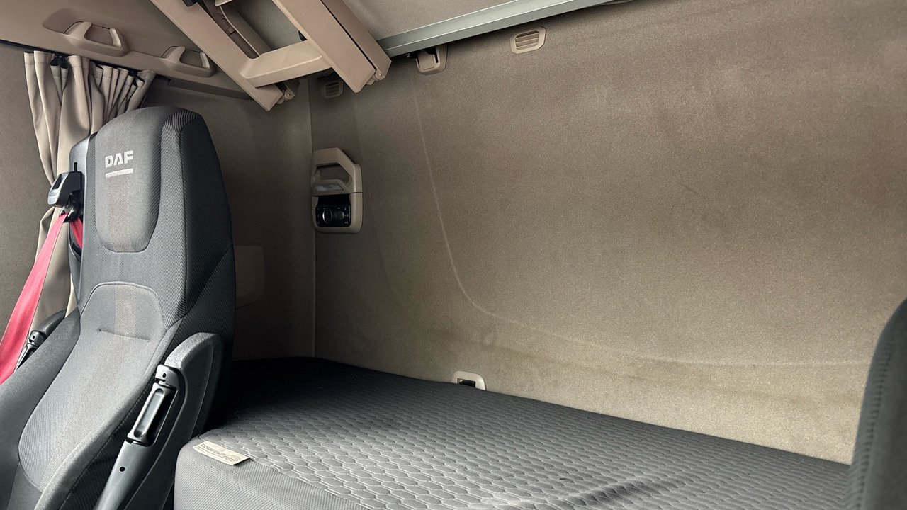 Cap tractor DAF XF  530: Foto 10