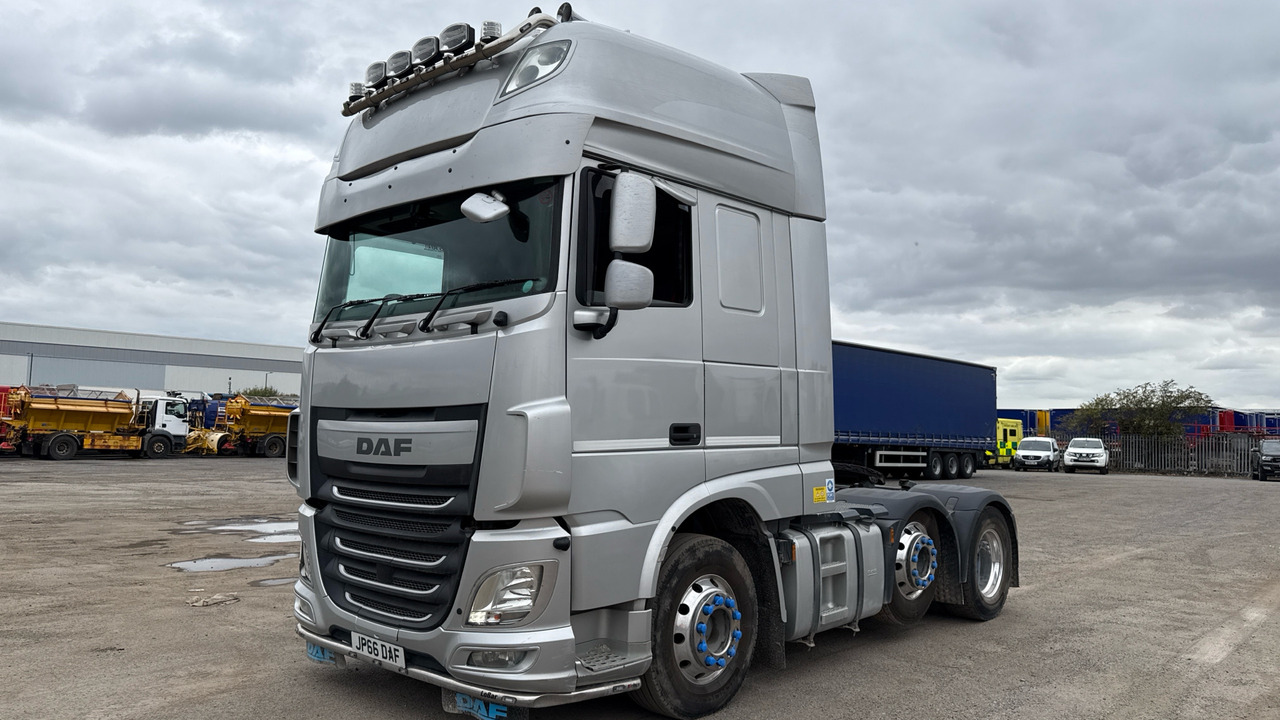Daf XF 460 - Cap tractor: Foto 2 Daf XF 460 - Cap tractor: Foto 2
