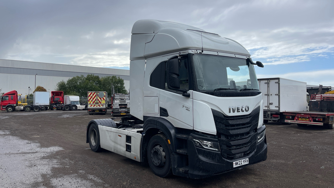 IVECO S-WAY 420 - Cap tractor: Foto 1 IVECO S-WAY 420 - Cap tractor: Foto 1