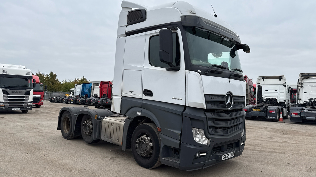 MERCEDES-BENZ ACTROS 2454 - Cap tractor: Foto 1 MERCEDES-BENZ ACTROS 2454 - Cap tractor: Foto 1