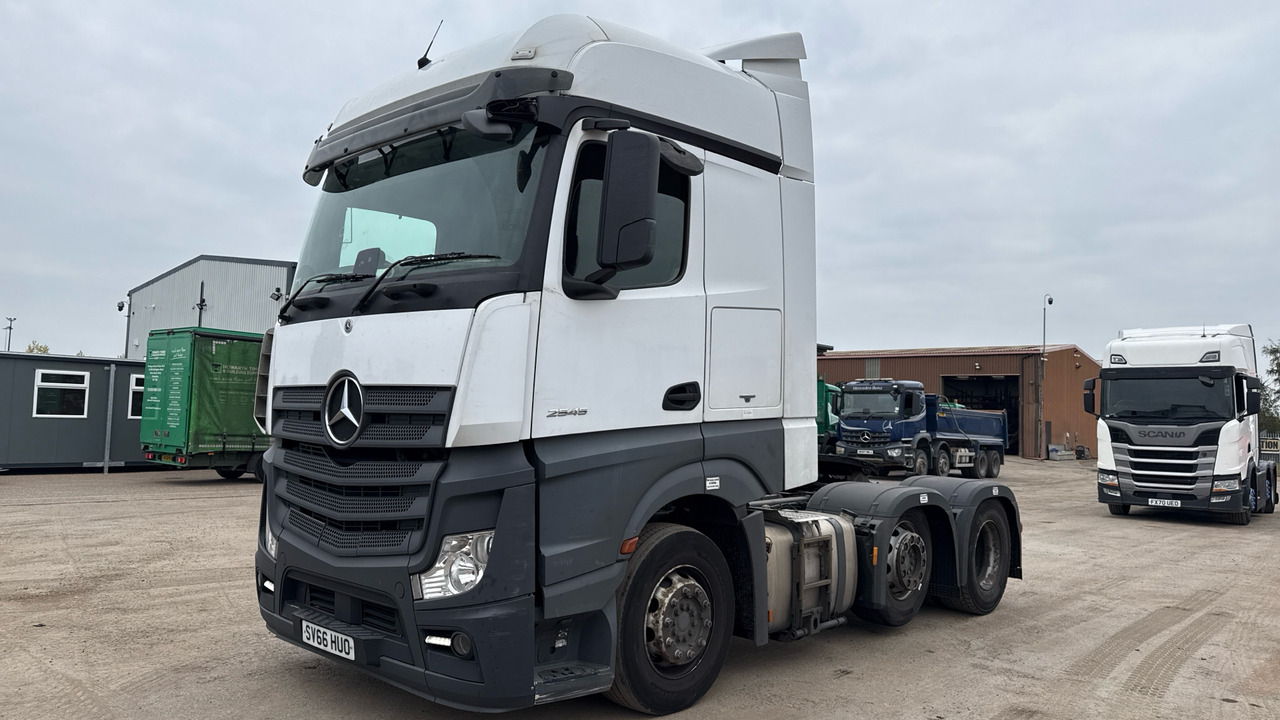 MERCEDES-BENZ ACTROS 2454 - Cap tractor: Foto 2 MERCEDES-BENZ ACTROS 2454 - Cap tractor: Foto 2
