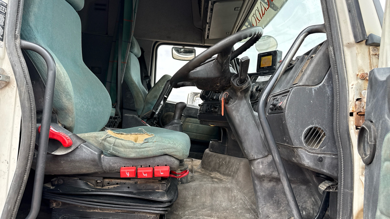 VOLVO FH 12 460 - Cap tractor: Foto 5 VOLVO FH 12 460 - Cap tractor: Foto 5