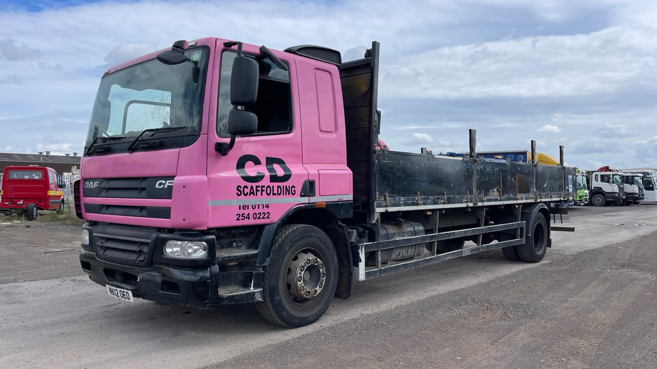 DAF CF 65.220 - Camion platformă: Foto 2 DAF CF 65.220 - Camion platformă: Foto 2