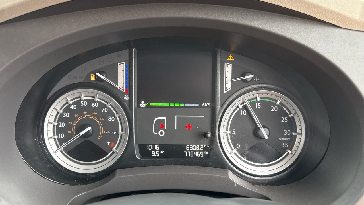 Camion platformă, Camion cu macara DAF LF 150: Foto 6