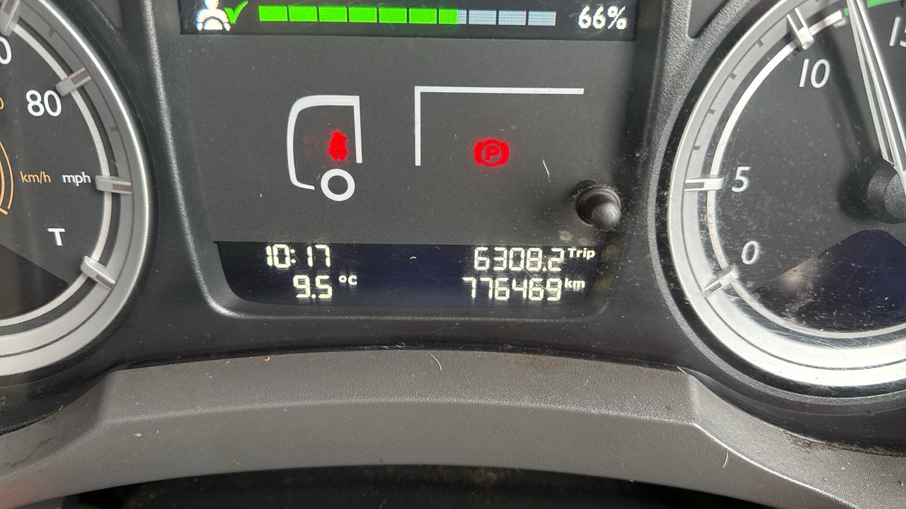 Camion platformă, Camion cu macara DAF LF 150: Foto 14