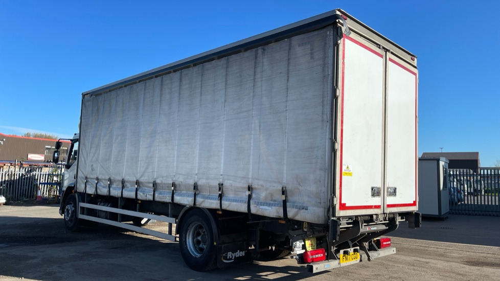 DAF LF 230 EURO 6 18 TONNE - Camion cu prelată: Foto 3 DAF LF 230 EURO 6 18 TONNE - Camion cu prelată: Foto 3