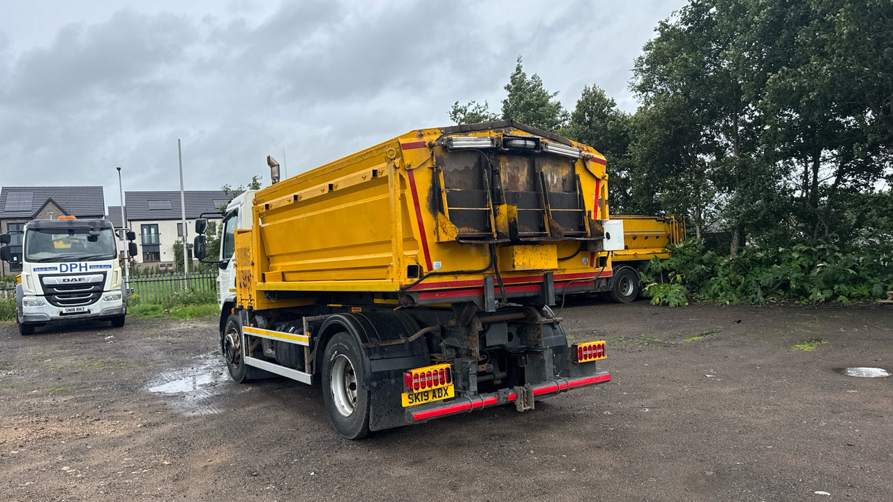 DAF LF 280 - Maşină de asfaltat: Foto 3 DAF LF 280 - Maşină de asfaltat: Foto 3