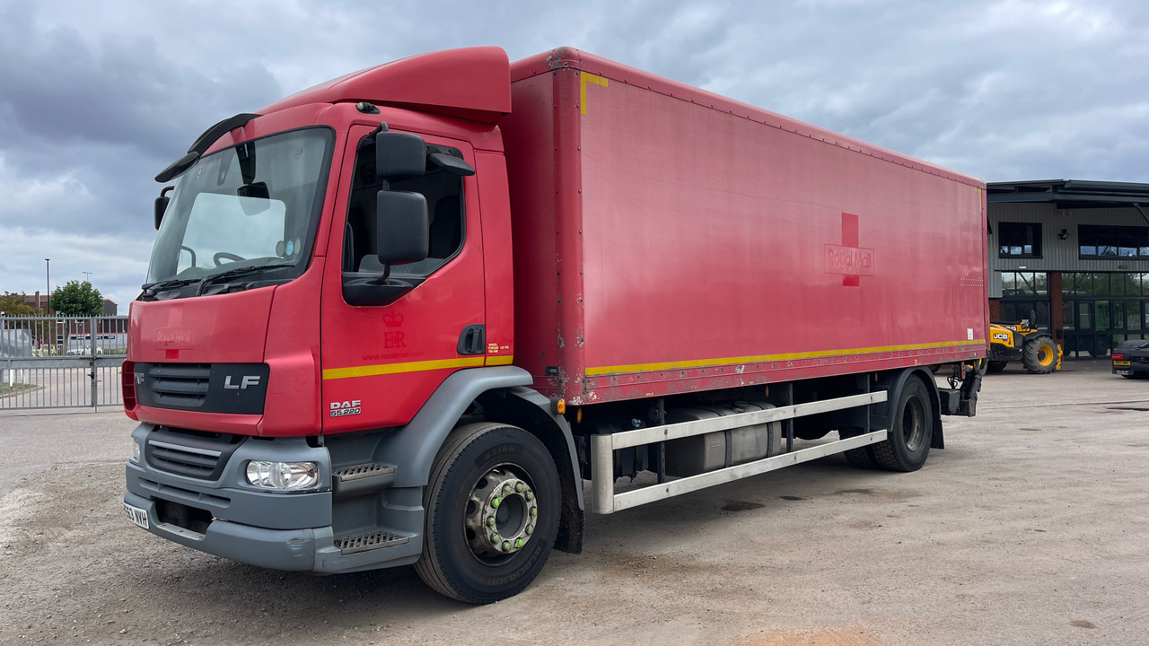 DAF LF 55.220 - Camion furgon: Foto 2 DAF LF 55.220 - Camion furgon: Foto 2