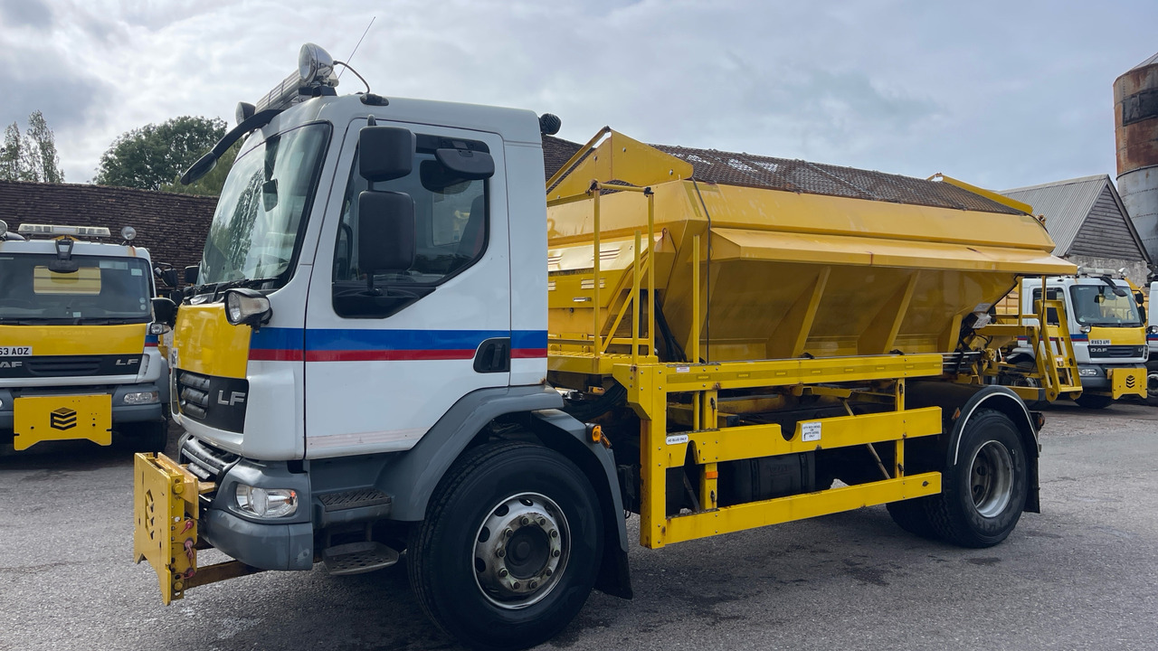 DAF LF 55.220 - Utilaj deszăpezire: Foto 2 DAF LF 55.220 - Utilaj deszăpezire: Foto 2