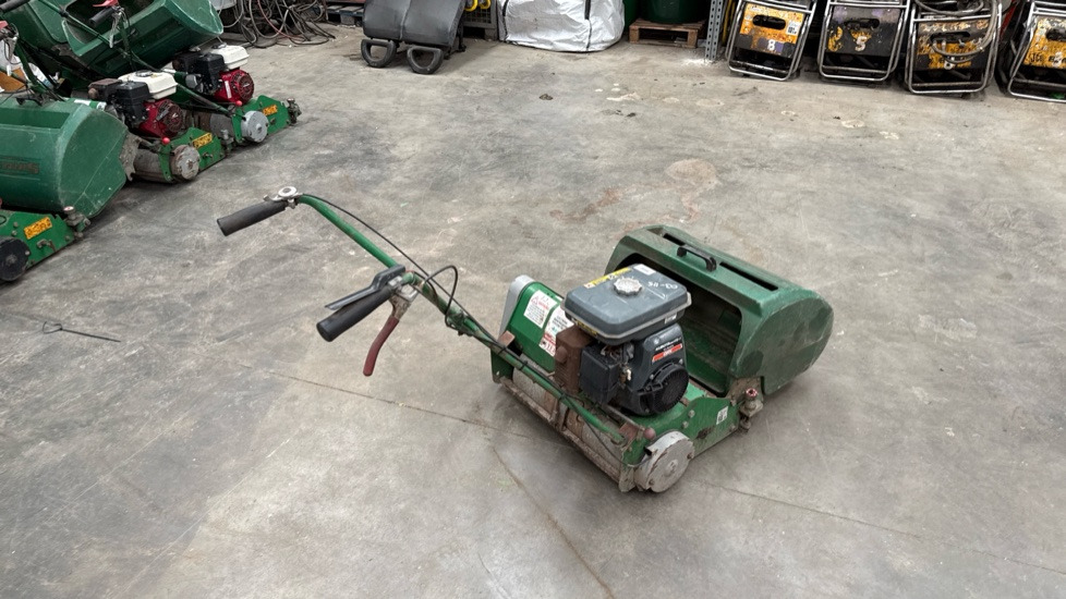 DENNIS FT510 PEDESTRIAN CYLINDER MOWER WITH 5K UNIT & GRASS BOX - Echipamente de constructii: Foto 3 DENNIS FT510 PEDESTRIAN CYLINDER MOWER WITH 5K UNIT & GRASS BOX - Echipamente de constructii: Foto 3