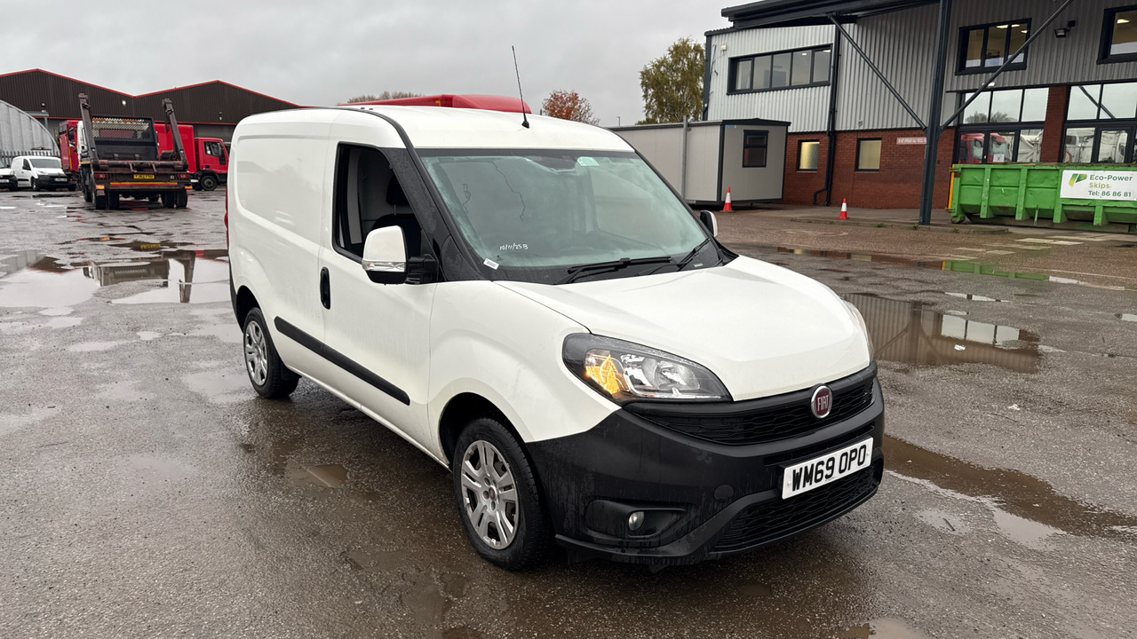 FIAT DOBLO 16V 1.3 MULTIJET 95PS TECNICO - Autoutilitară compactă: Foto 1 FIAT DOBLO 16V 1.3 MULTIJET 95PS TECNICO - Autoutilitară compactă: Foto 1