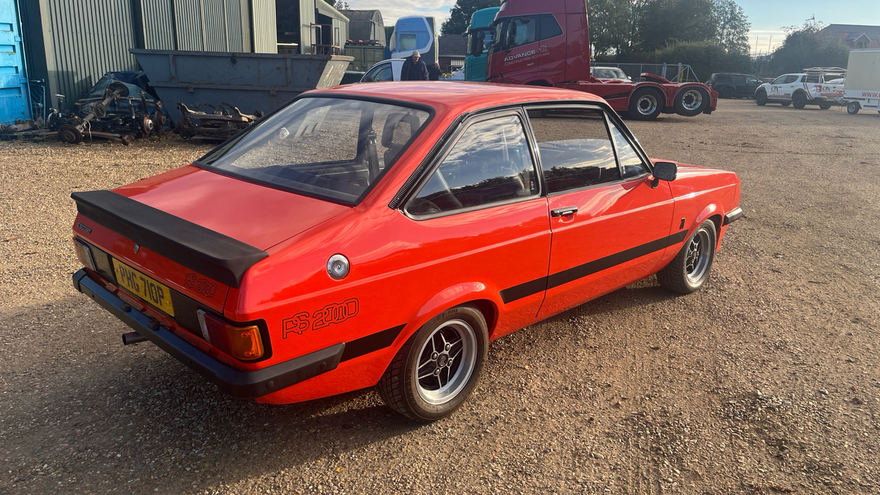 FORD ESCORT RS 2000 - Berlină/ Sedan: Foto 4 FORD ESCORT RS 2000 - Berlină/ Sedan: Foto 4