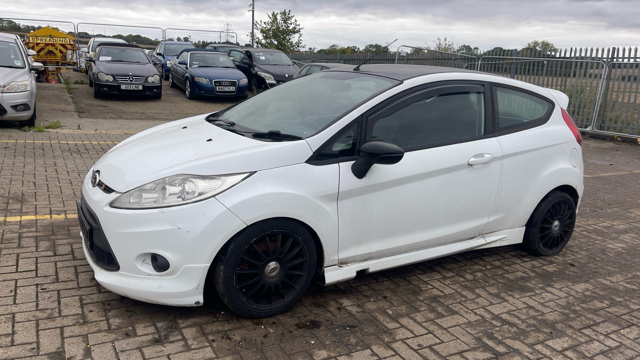 FORD FIESTA S 90 1.6 TDCI ZETEC - Hatchback: Foto 2 FORD FIESTA S 90 1.6 TDCI ZETEC - Hatchback: Foto 2
