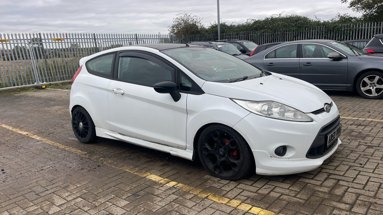 FORD FIESTA S 90 1.6 TDCI ZETEC - Hatchback: Foto 1 FORD FIESTA S 90 1.6 TDCI ZETEC - Hatchback: Foto 1